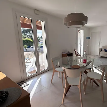 Vakantiehuis Maison Du Rocher - 300 M De La La Tranche-sur-Mer